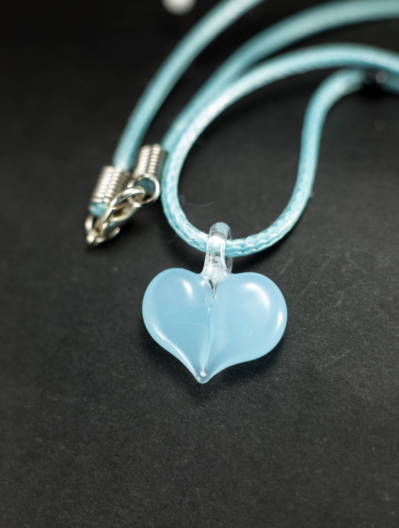 Ogrlica Srce svijetloplava prozirna